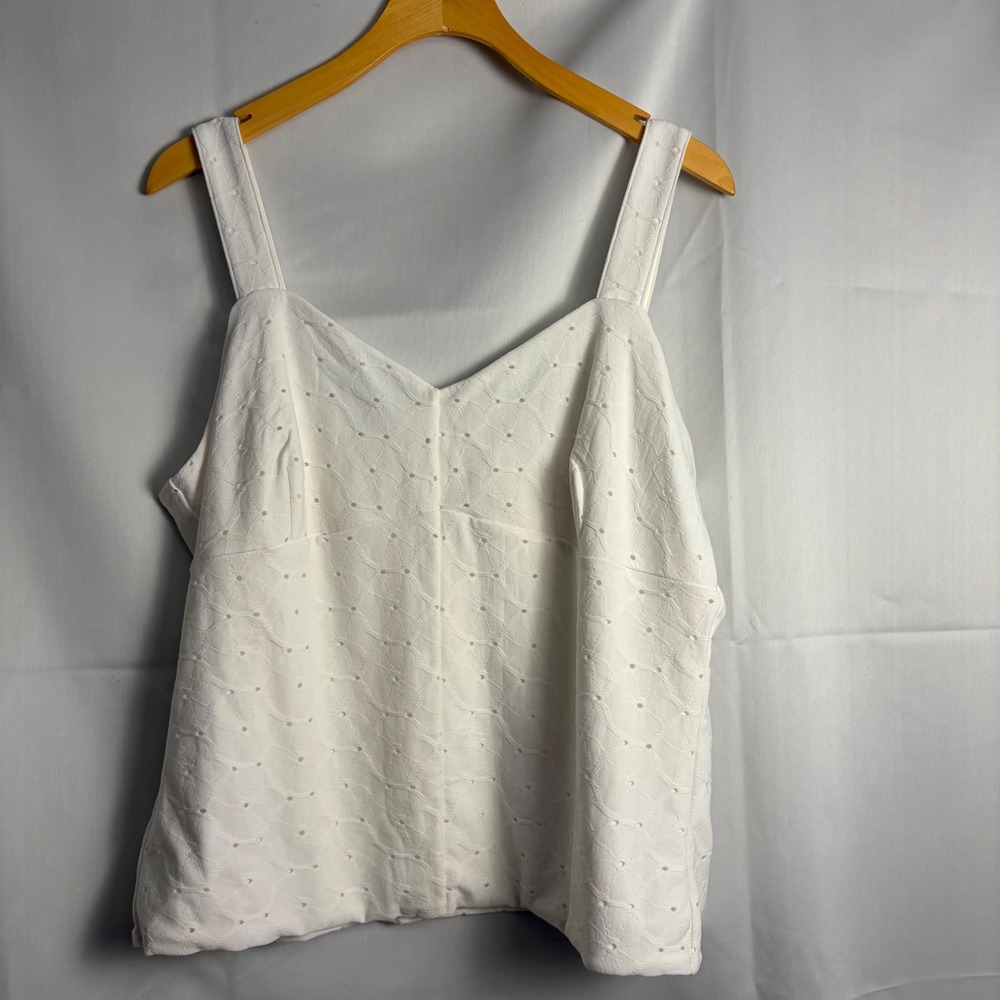 Cabi White Eyelet Camisole V-Neck Sleeveless Top 6561 Large